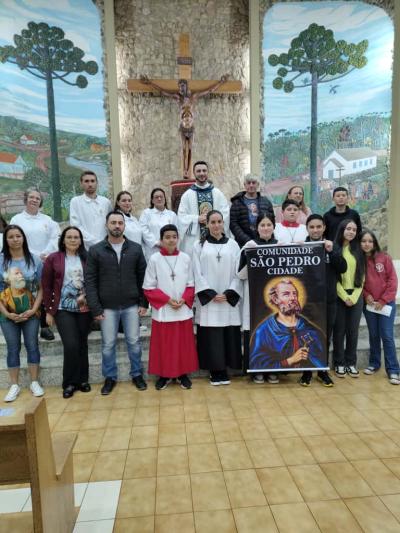 Abertura das Novenas reúne centenas de fiéis em Laranjeiras do Sul Celebração marca o início da preparação para a Festa em honra a Nossa Senhora Aparecida